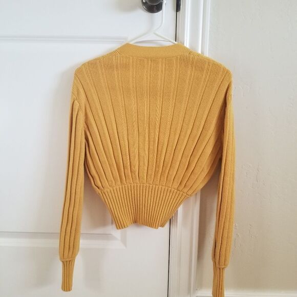 Wilfred Cropped Sweater - Picture 2 of 5